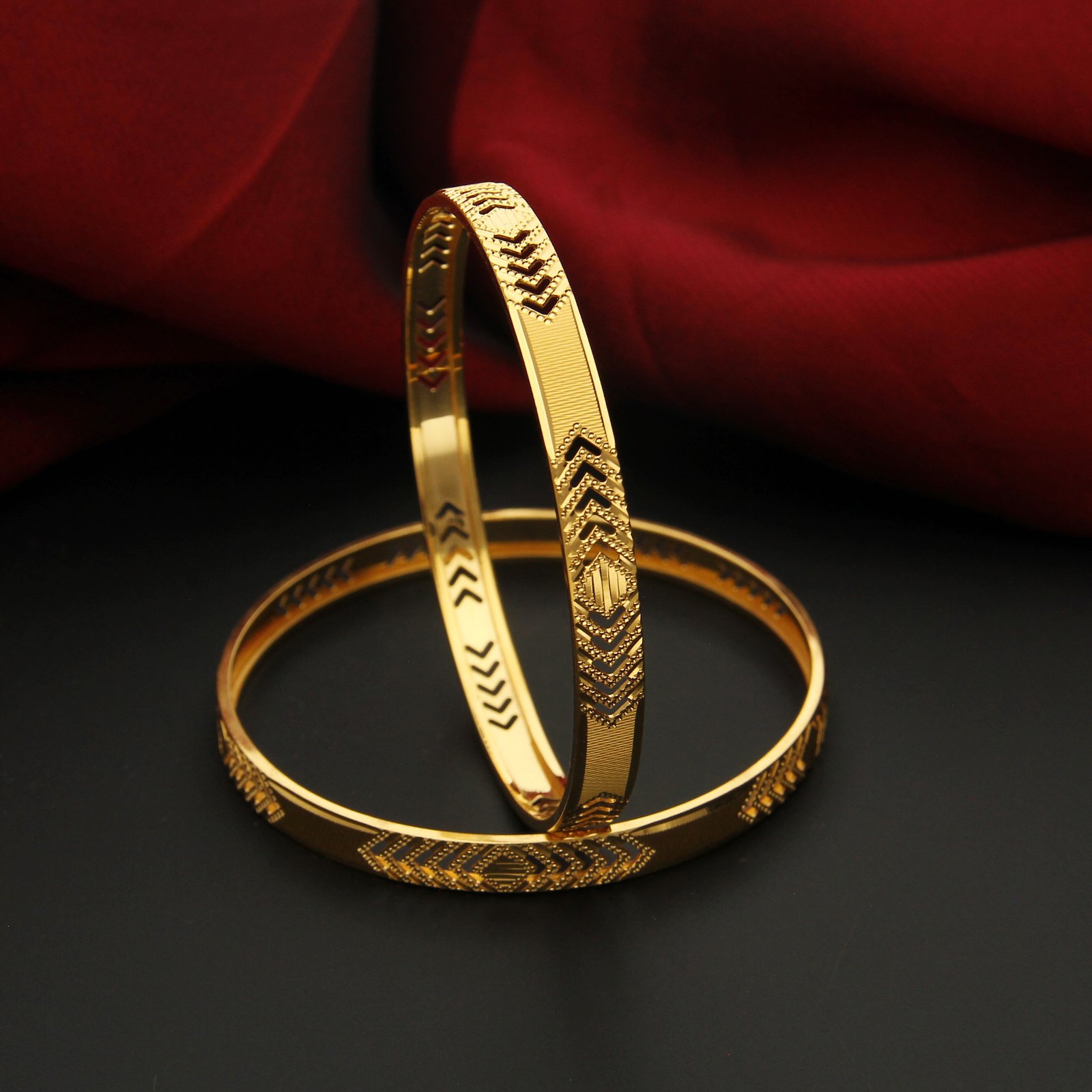 FANCY BANGLE